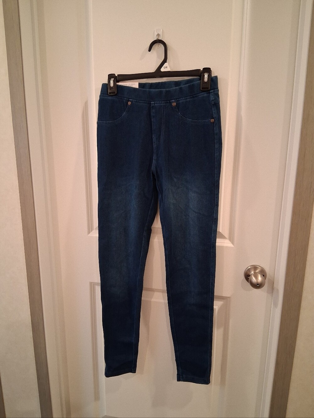 Lildy Slim Fit Women's Jeggings  in Deep Blue Size Small/medium New With Tags